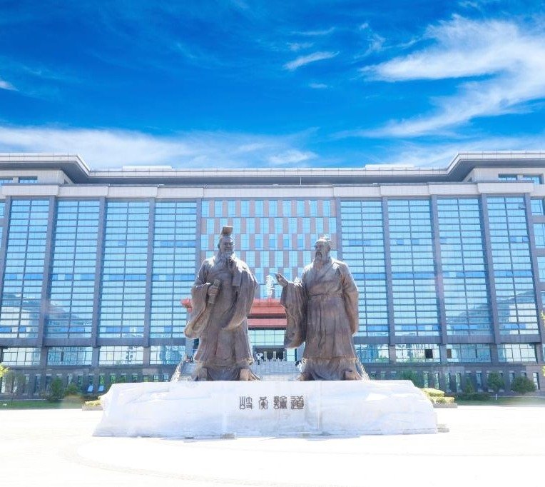 学校第一期“名家智汇大讲堂”在花溪校